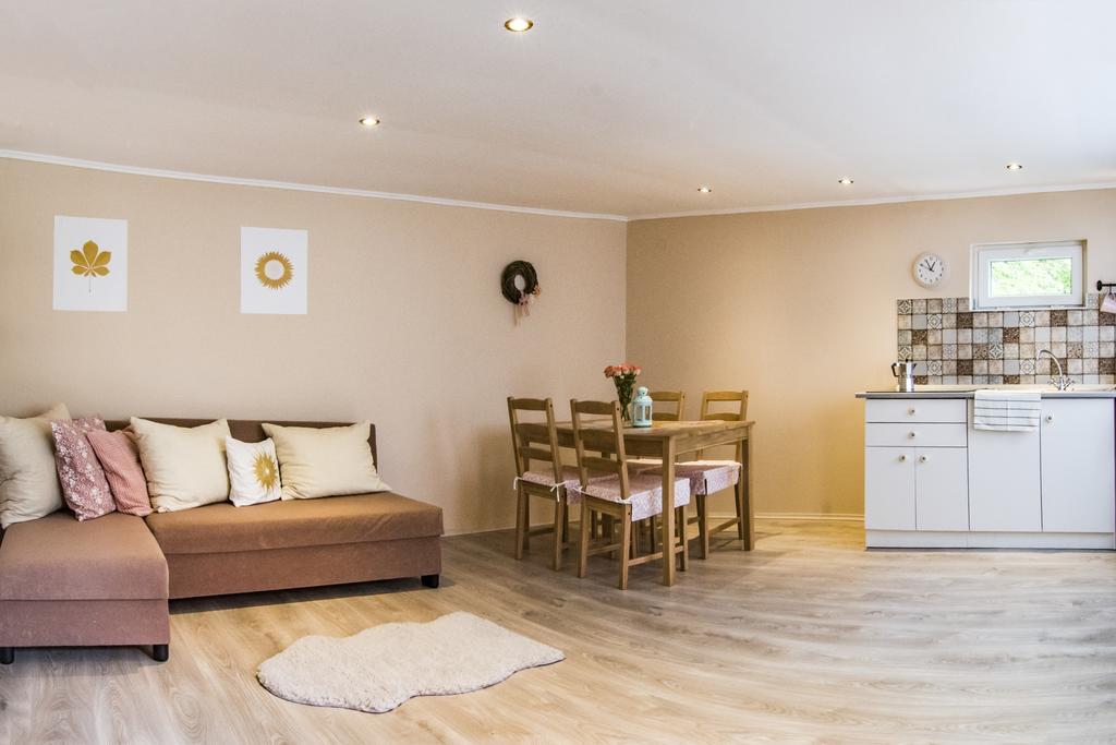 Vagi Apartment Sárvár Exteriör bild