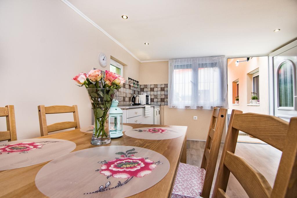 Vagi Apartment Sárvár Exteriör bild